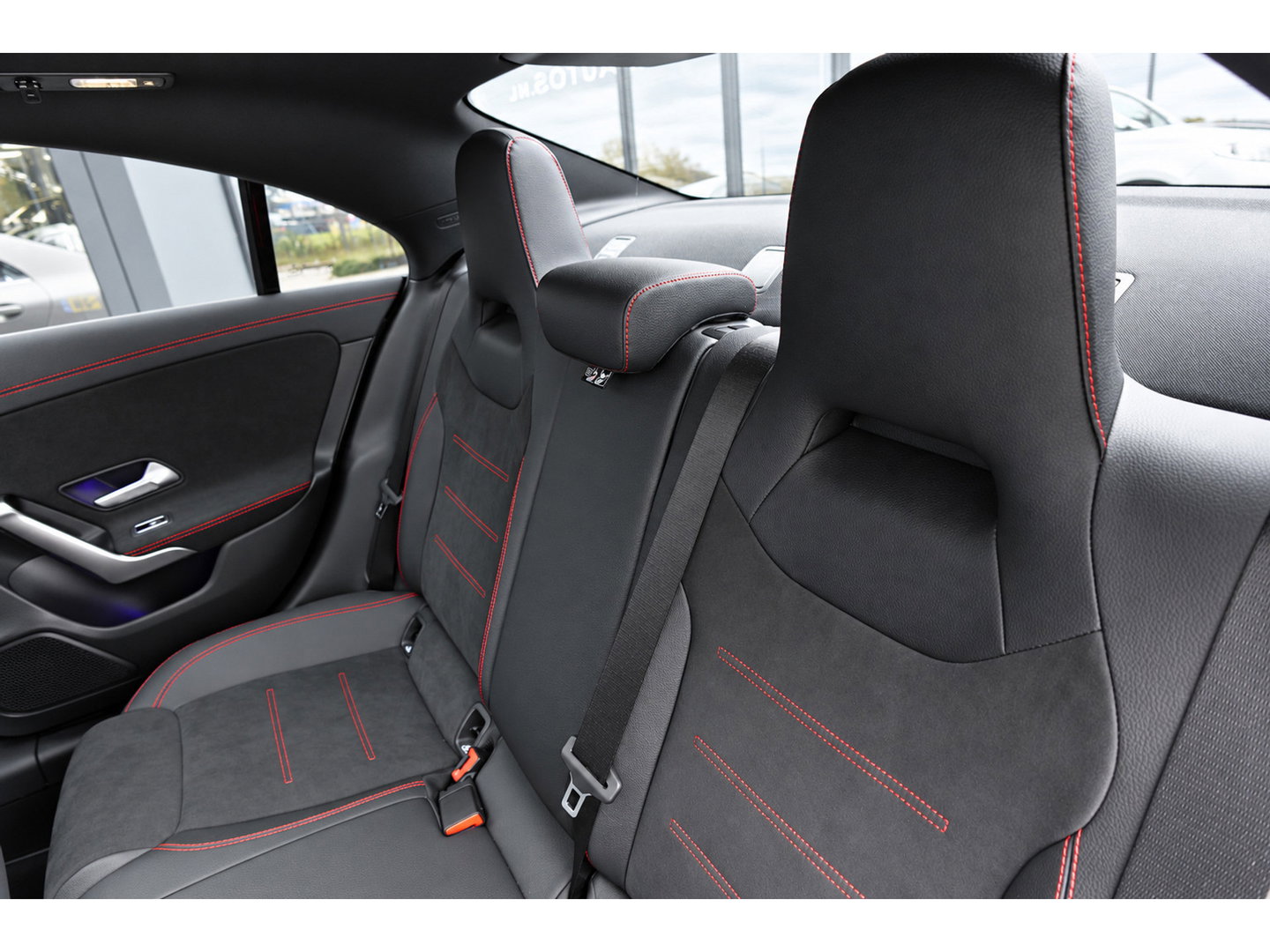 Mercedes-Benz CLA-Klasse 180 AMG PANO CAM SFEER