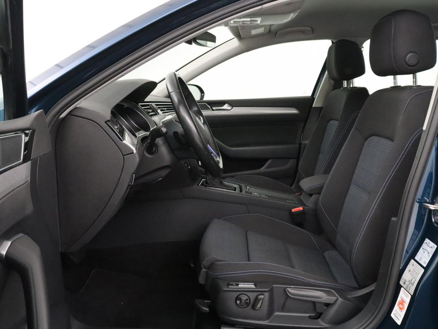 Volkswagen Passat Variant 1.4 TSI PHEV GTE Business | SOH 92,8% | Adaptive Cruise | Stoelverwarming | Massage | Camera | LED | Carplay | Climate control