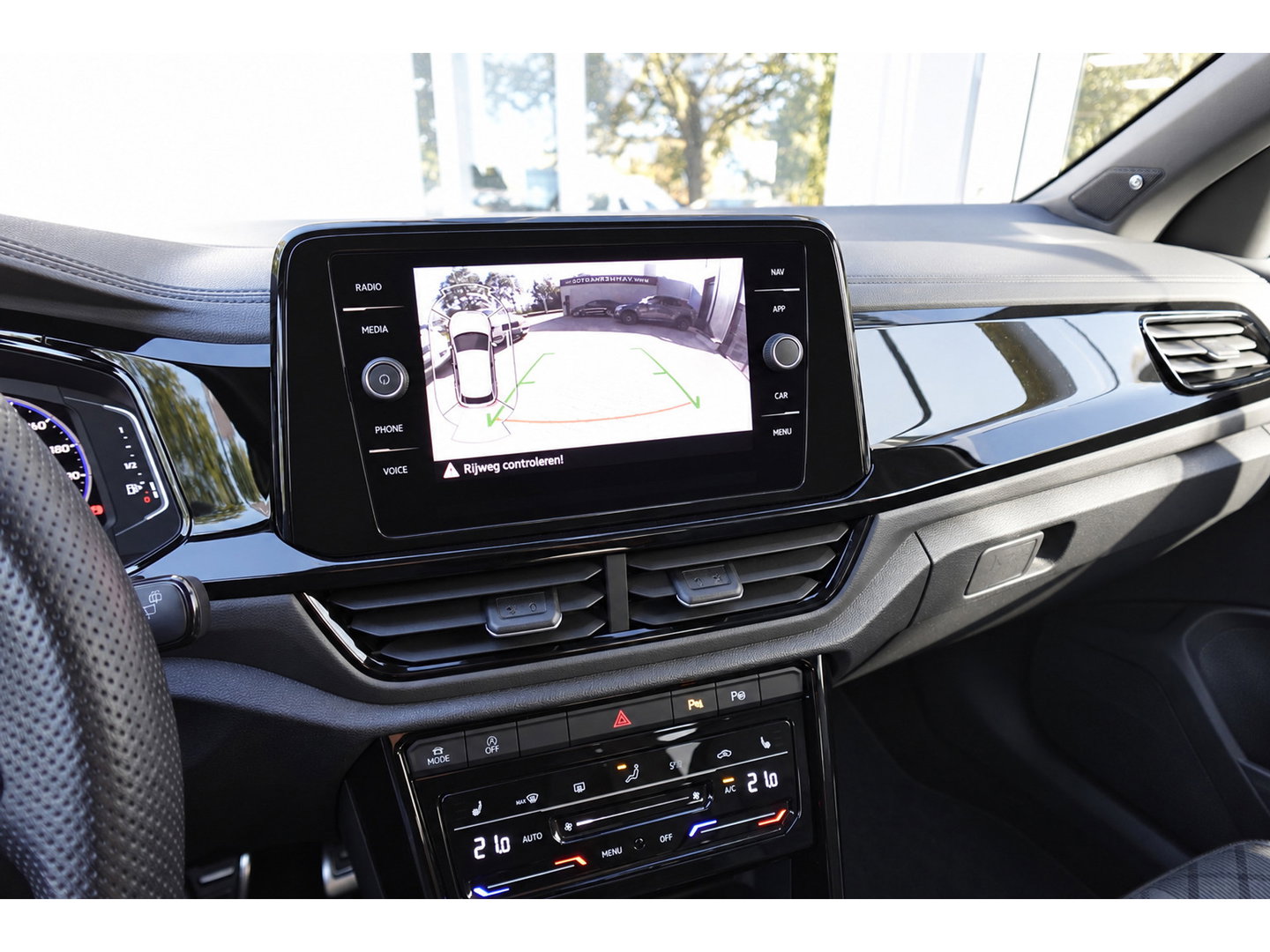 Volkswagen T-Roc 1.5 TSI R-Line PANO BEATS ASCOT GREY VOL
