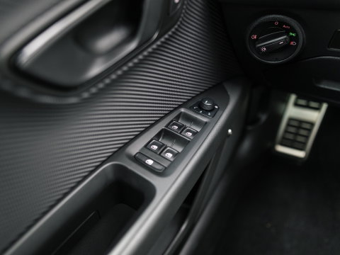 SEAT Leon ST 2.0 TSI CUPRA R 4DRIVE BLACKNESS GREY CARBON