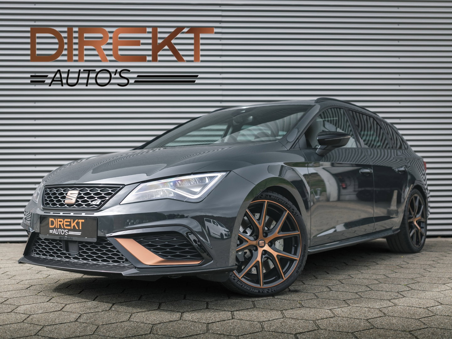 SEAT Leon ST 2.0 TSI CUPRA R 4DRIVE BLACKNESS GREY CARBON