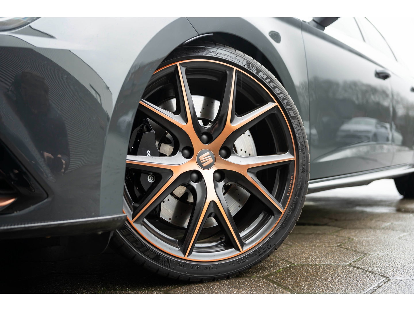 SEAT Leon ST 2.0 TSI CUPRA R 4DRIVE BLACKNESS GREY CARBON