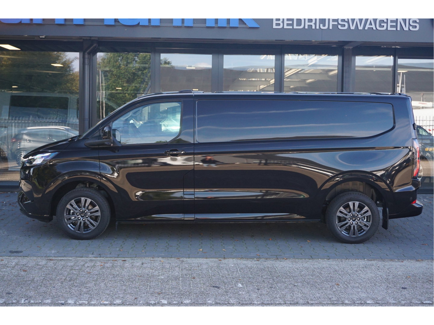 Ford E-Transit Custom 340L 218PK 71KWH Limited Elektrisch AUT BPM VRIJ!! Navi, ACC, 360° Cam, 17" LM!! NR. EC30