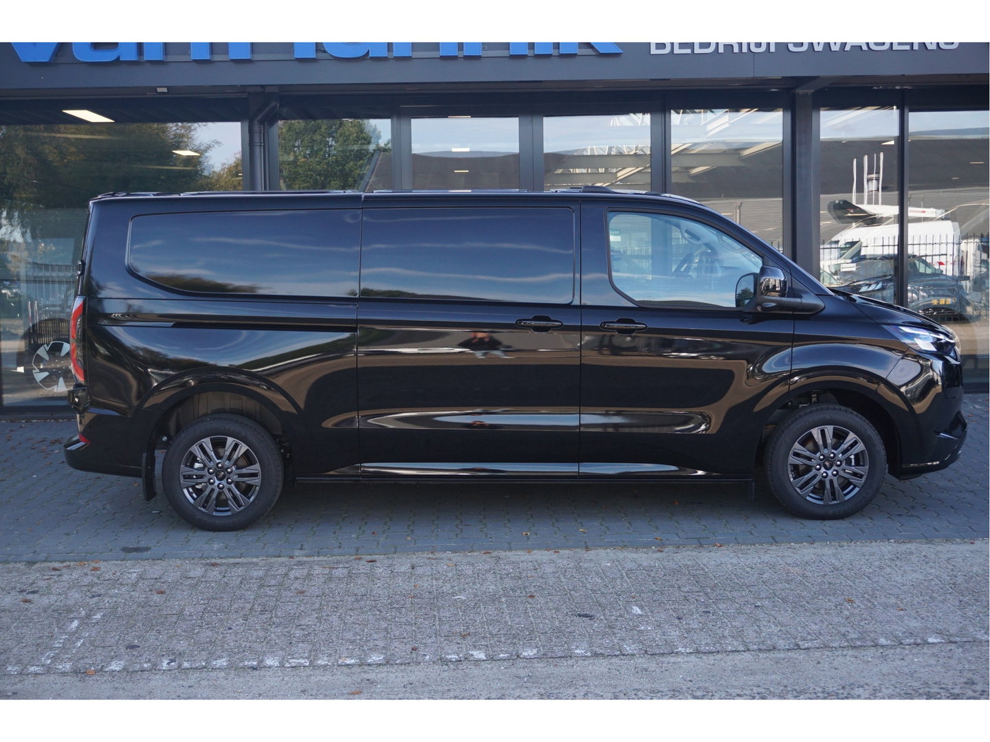 Ford E-Transit Custom 340L 218PK 71KWH Limited Elektrisch AUT BPM VRIJ!! Navi, ACC, 360° Cam, 17" LM!! NR. EC30