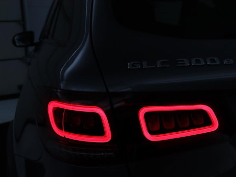 Mercedes-Benz GLC 300e 4MATIC Premium Plus