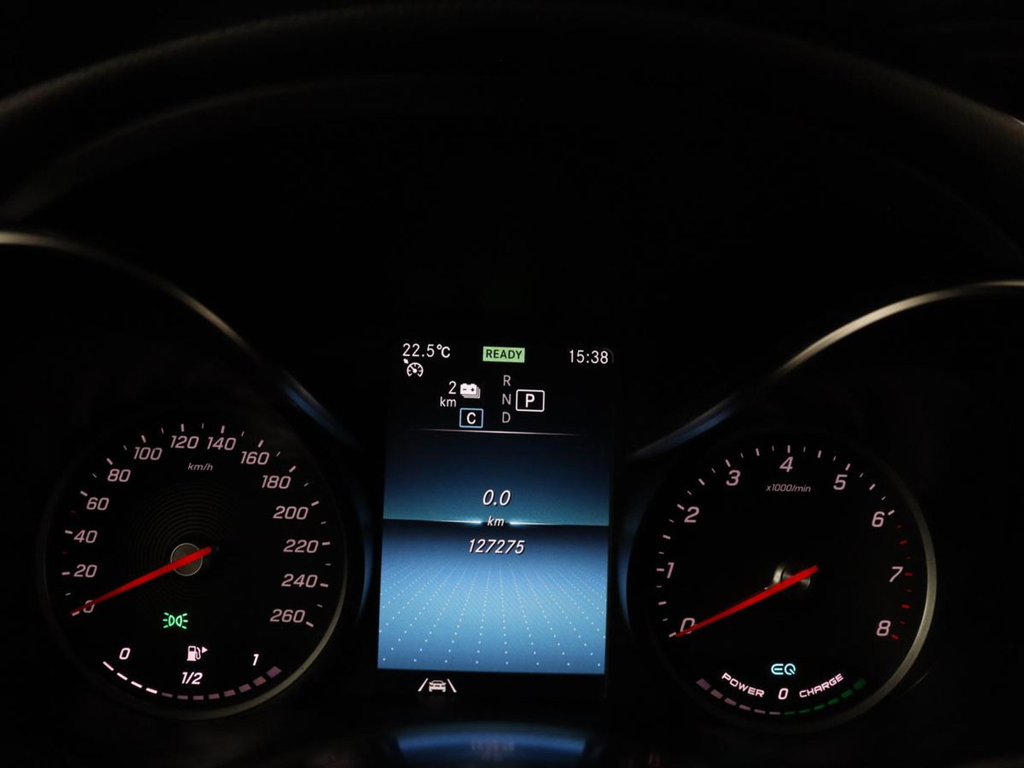 Mercedes-Benz GLC 300e 4MATIC Premium Plus | SOH 94,4% | Half leder | Cruise control | Stoelverwarming | Trekhaak | Camera | Park assist | Carplay | Sfeerverlichting | Climate control