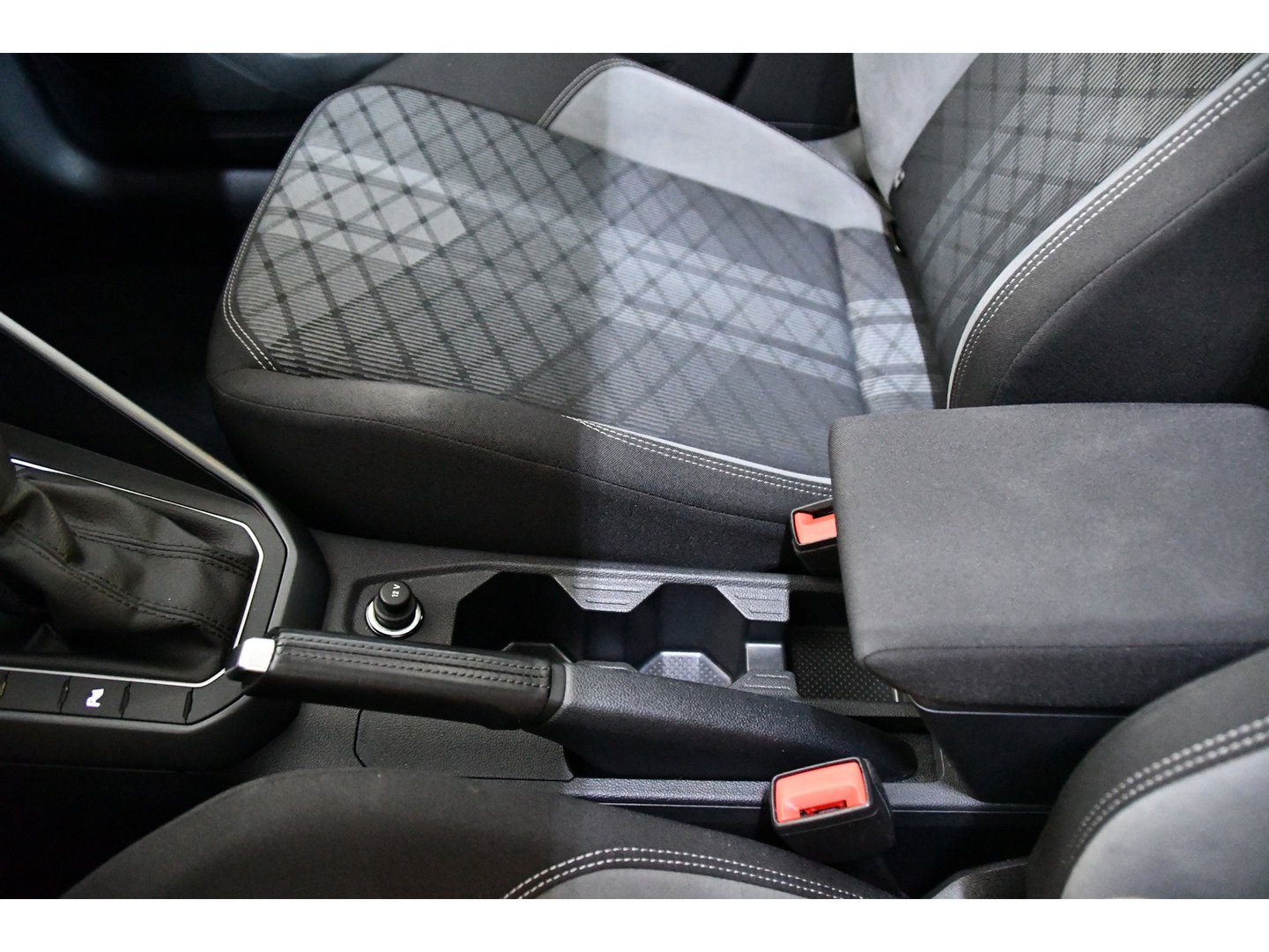 Volkswagen Taigo 1.5 R-Line Schuifkanteldak, Apple Carplay