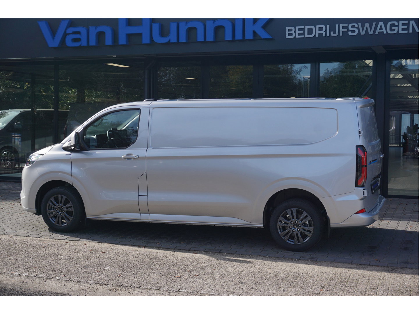 Ford E-Transit Custom 340L 218PK 71KWH Limited AUT BPM VRIJ!! Navi, ACC, 360° Cam, 17" LM NR. EC31