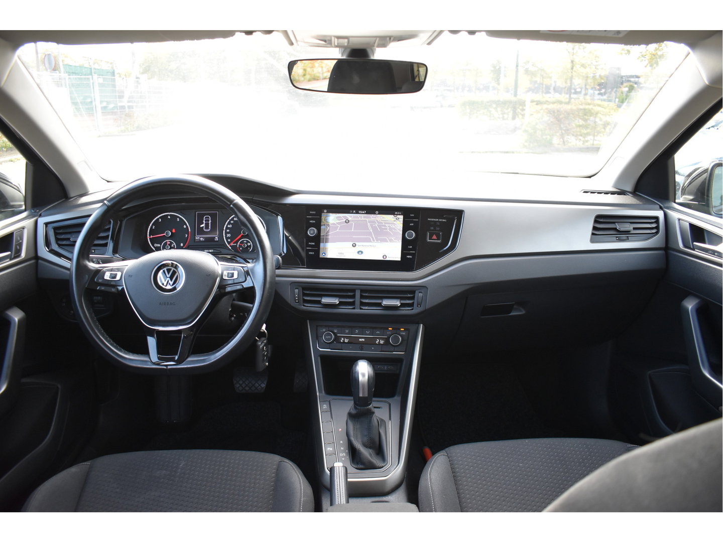Volkswagen Polo 1.0 TSI R-Line Edition Executive 96 pk | NL-Auto | Carplay | Autom.airco | Adapt.CC | DAB | PDC rondom | LM-Velgen | NAP