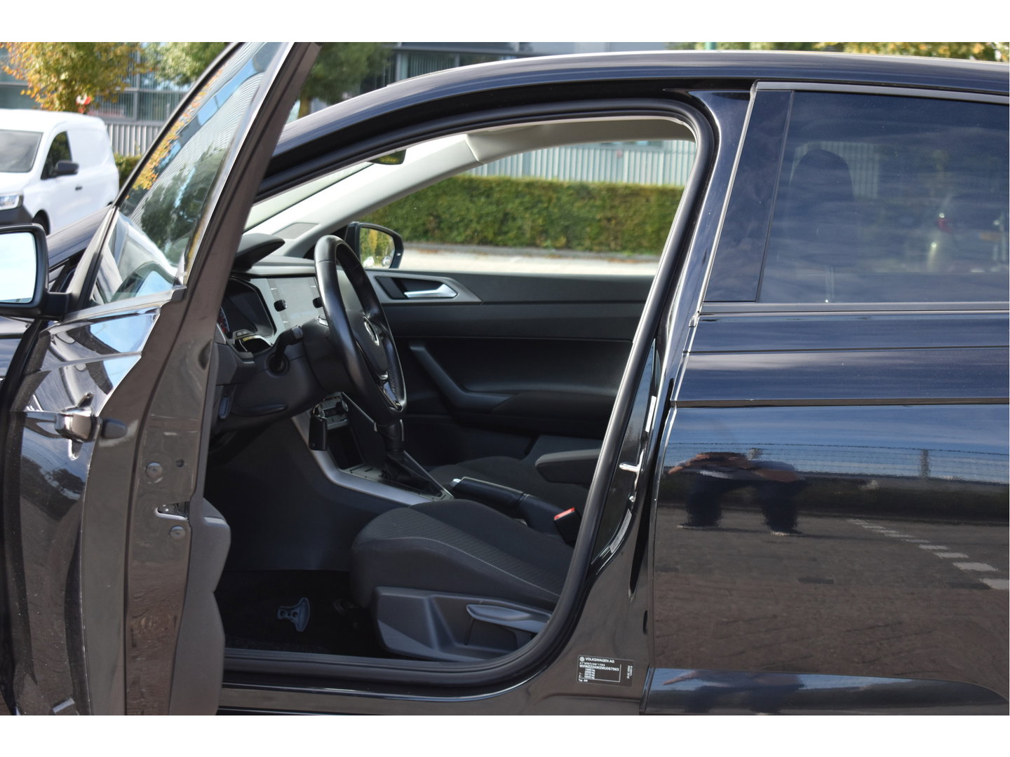 Volkswagen Polo 1.0 TSI R-Line Edition Executive 96 pk | NL-Auto | Carplay | Autom.airco | Adapt.CC | DAB | PDC rondom | LM-Velgen | NAP