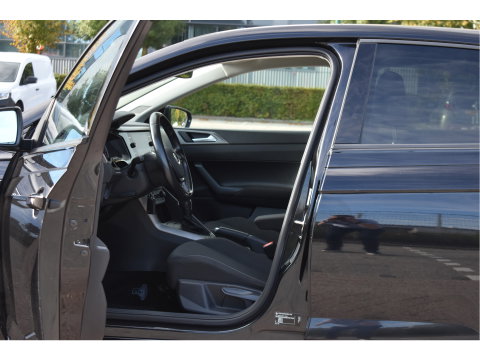 Volkswagen Polo 1.0 TSI R-Line Edition Executive 96 pk | NL-Auto | Carplay | Autom.airco | Adapt.CC | DAB | PDC rondom | LM-Velgen | NAP