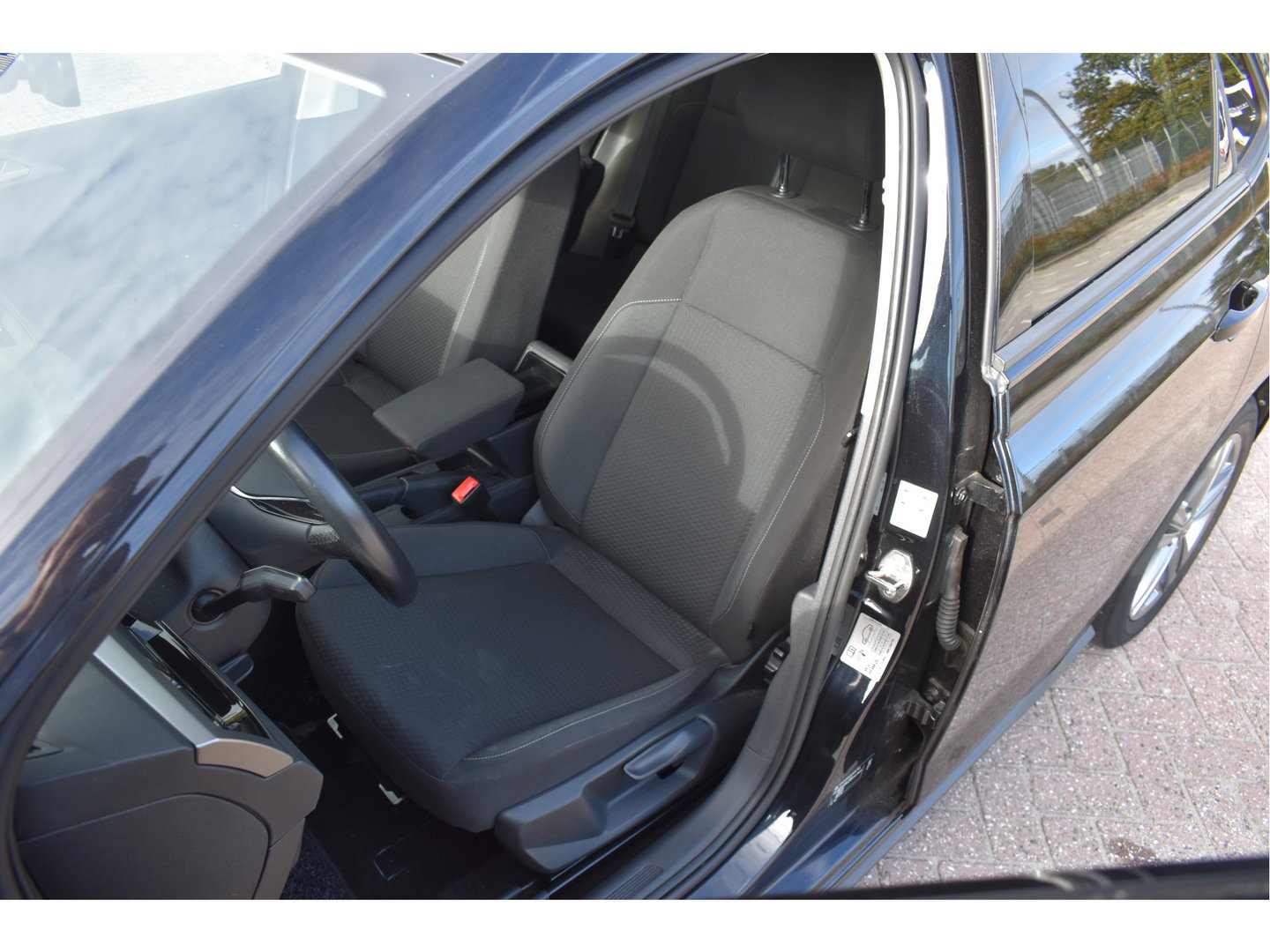Volkswagen Polo 1.0 TSI R-Line Edition Executive 96 pk | NL-Auto | Carplay | Autom.airco | Adapt.CC | DAB | PDC rondom | LM-Velgen | NAP