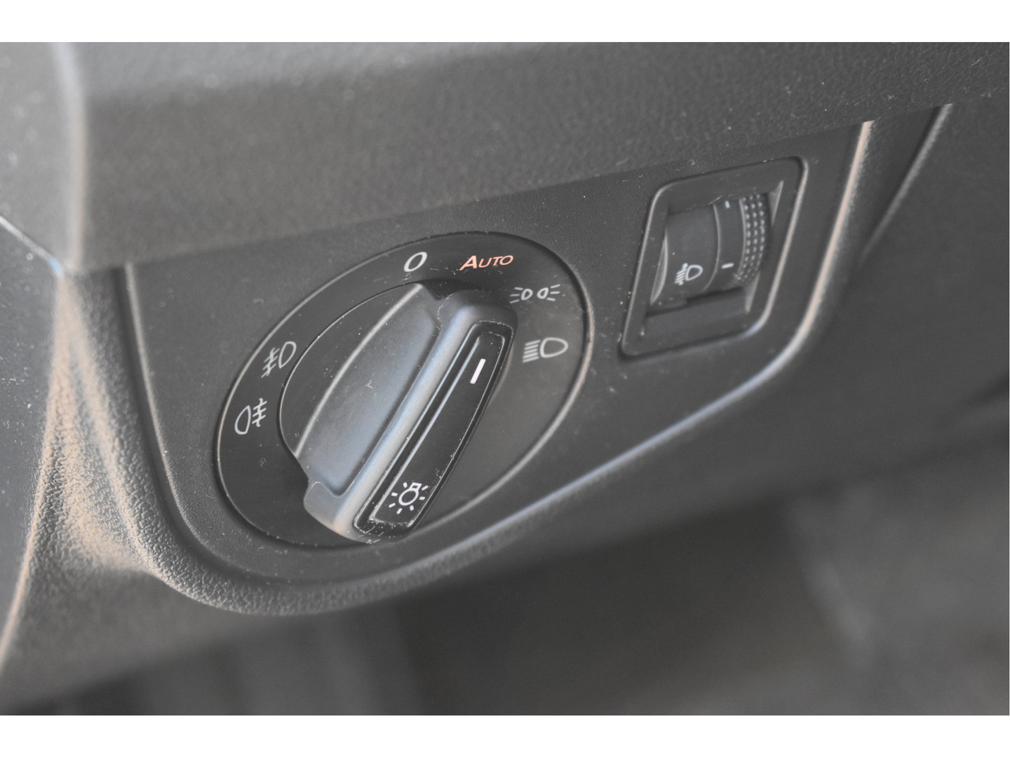 Volkswagen Polo 1.0 TSI R-Line Edition Executive 96 pk | NL-Auto | Carplay | Autom.airco | Adapt.CC | DAB | PDC rondom | LM-Velgen | NAP