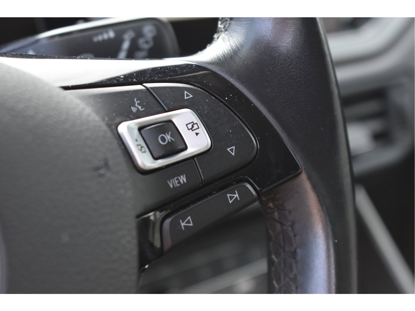 Volkswagen Polo 1.0 TSI R-Line Edition Executive 96 pk | NL-Auto | Carplay | Autom.airco | Adapt.CC | DAB | PDC rondom | LM-Velgen | NAP