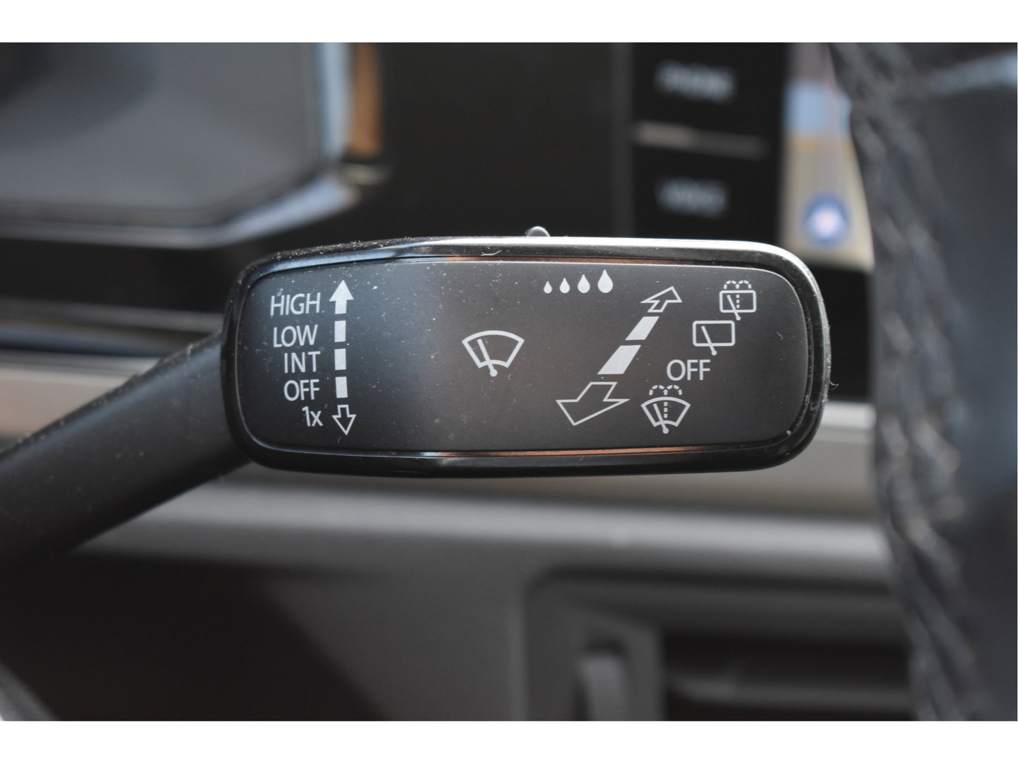 Volkswagen Polo 1.0 TSI R-Line Edition Executive 96 pk | NL-Auto | Carplay | Autom.airco | Adapt.CC | DAB | PDC rondom | LM-Velgen | NAP