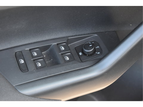 Volkswagen Polo 1.0 TSI R-Line Edition Executive 96 pk | NL-Auto | Carplay | Autom.airco | Adapt.CC | DAB | PDC rondom | LM-Velgen | NAP