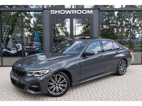 BMW 3-serie 320i High Executive PANO H&K LEDER