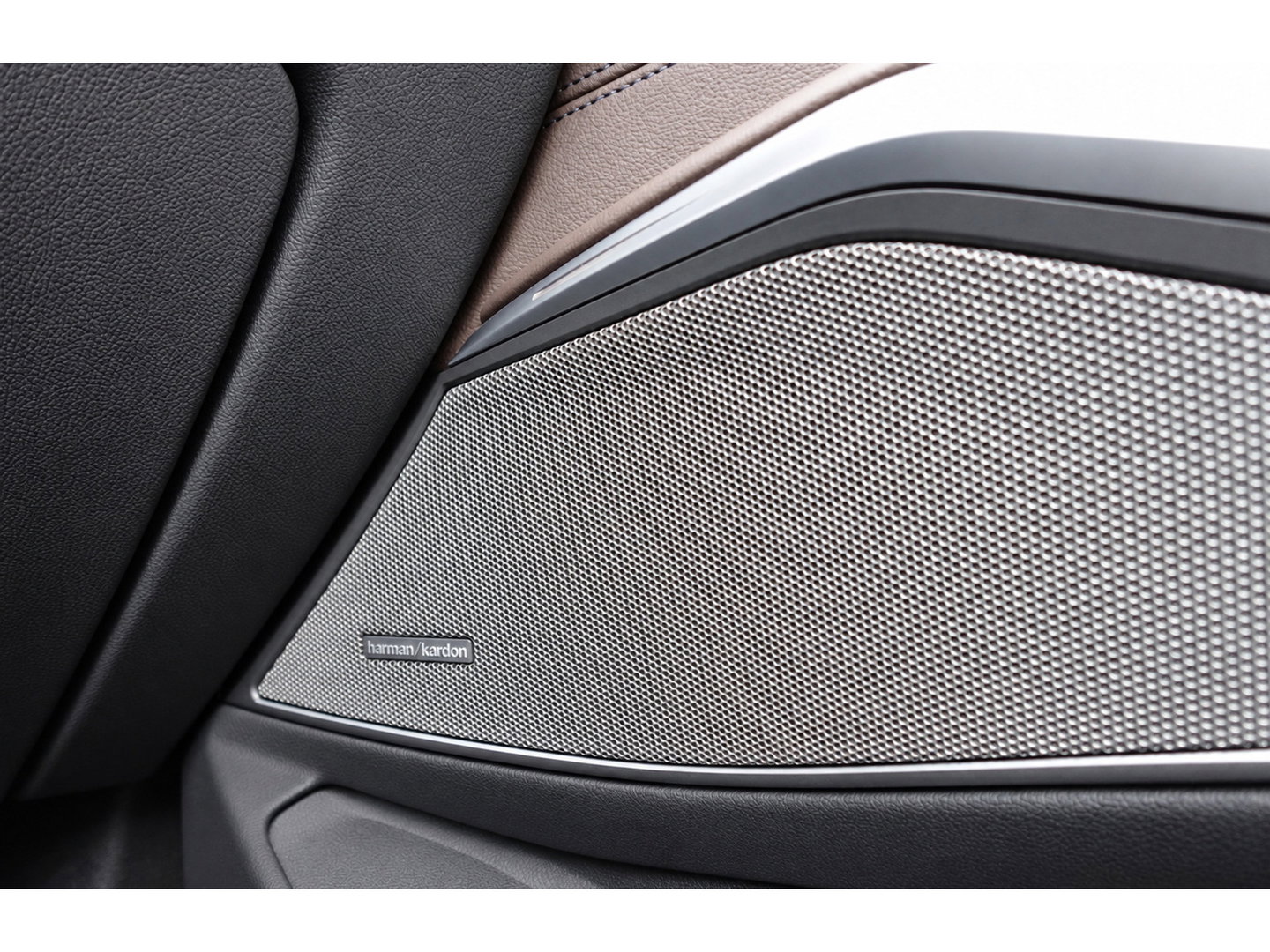 BMW 3-serie 320i High Executive PANO H&K LEDER