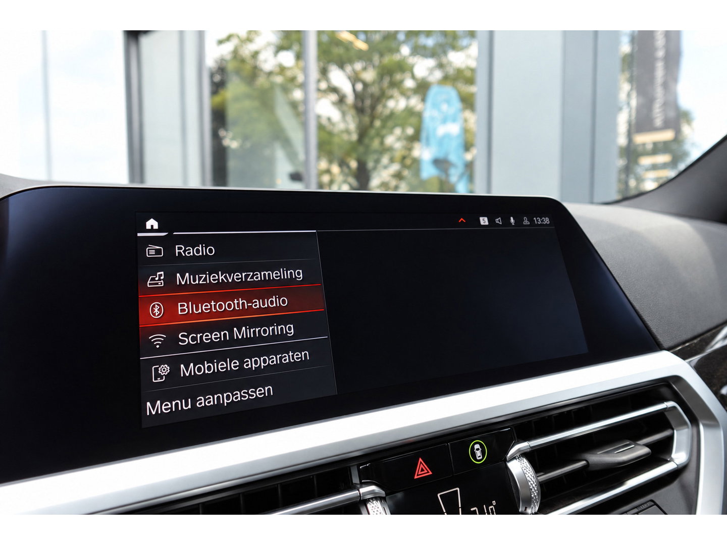 BMW 3-serie 320i High Executive PANO H&K LEDER