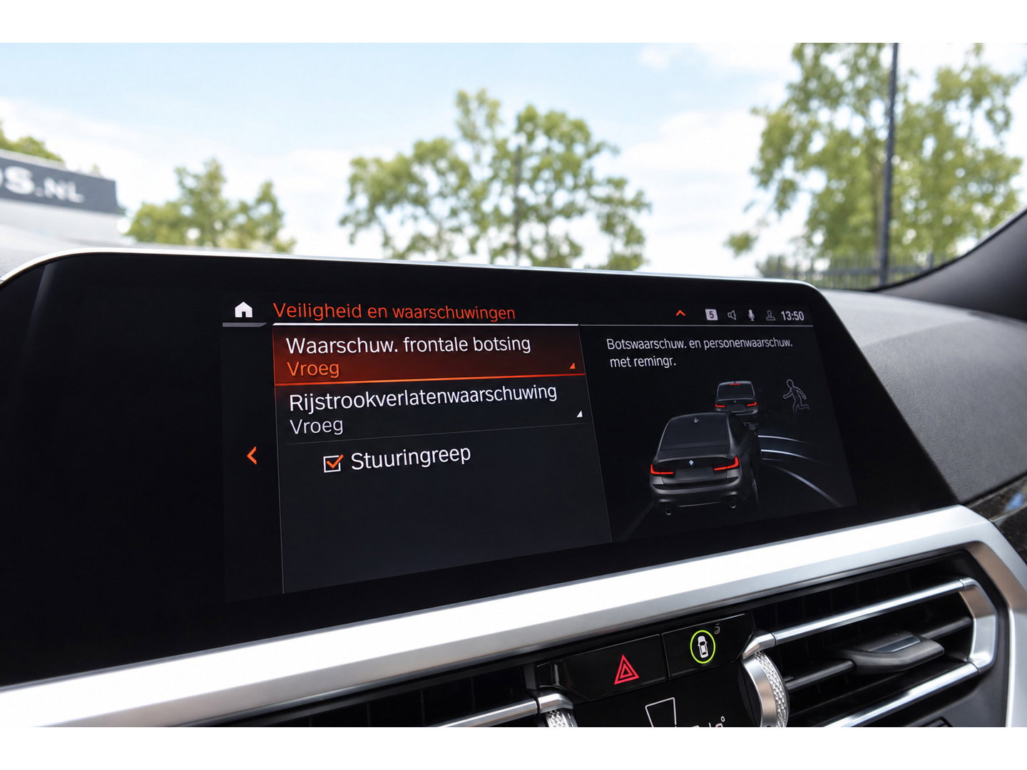 BMW 3-serie 320i High Executive PANO H&K LEDER