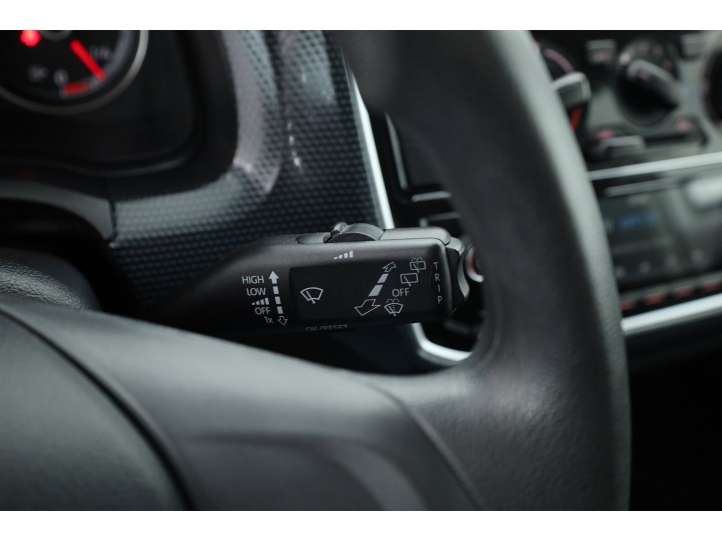 Volkswagen up! 1.0 BMT move up! | Rijklaar! | Bluetooth | Cruise | All Seasons | PDC A | Airco