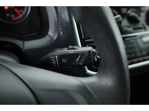 Volkswagen up! 1.0 BMT move up! | Rijklaar! | Bluetooth | Cruise | All Seasons | PDC A | Airco
