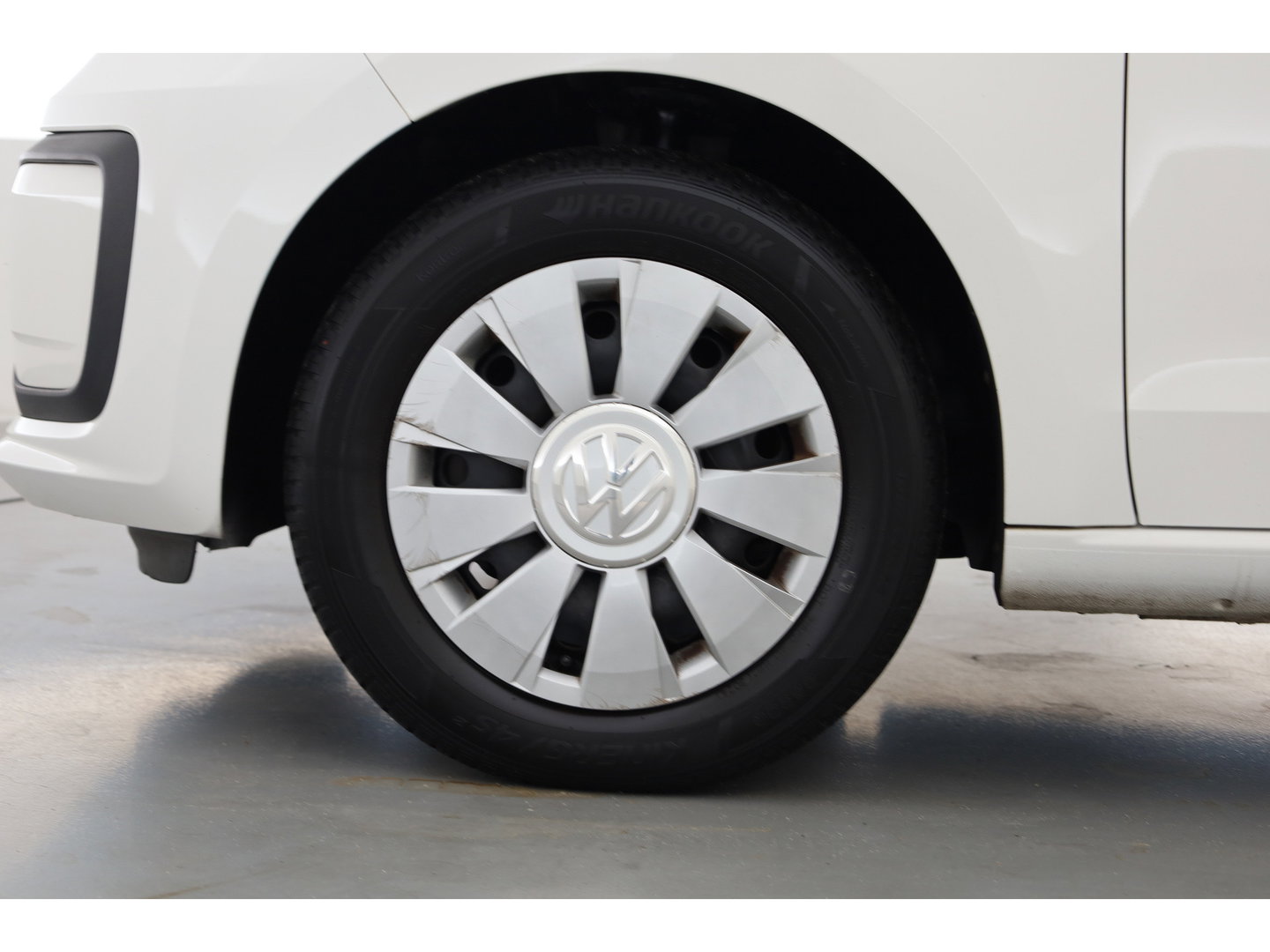 Volkswagen up! 1.0 BMT move up! | Rijklaar! | Bluetooth | Cruise | All Seasons | PDC A | Airco