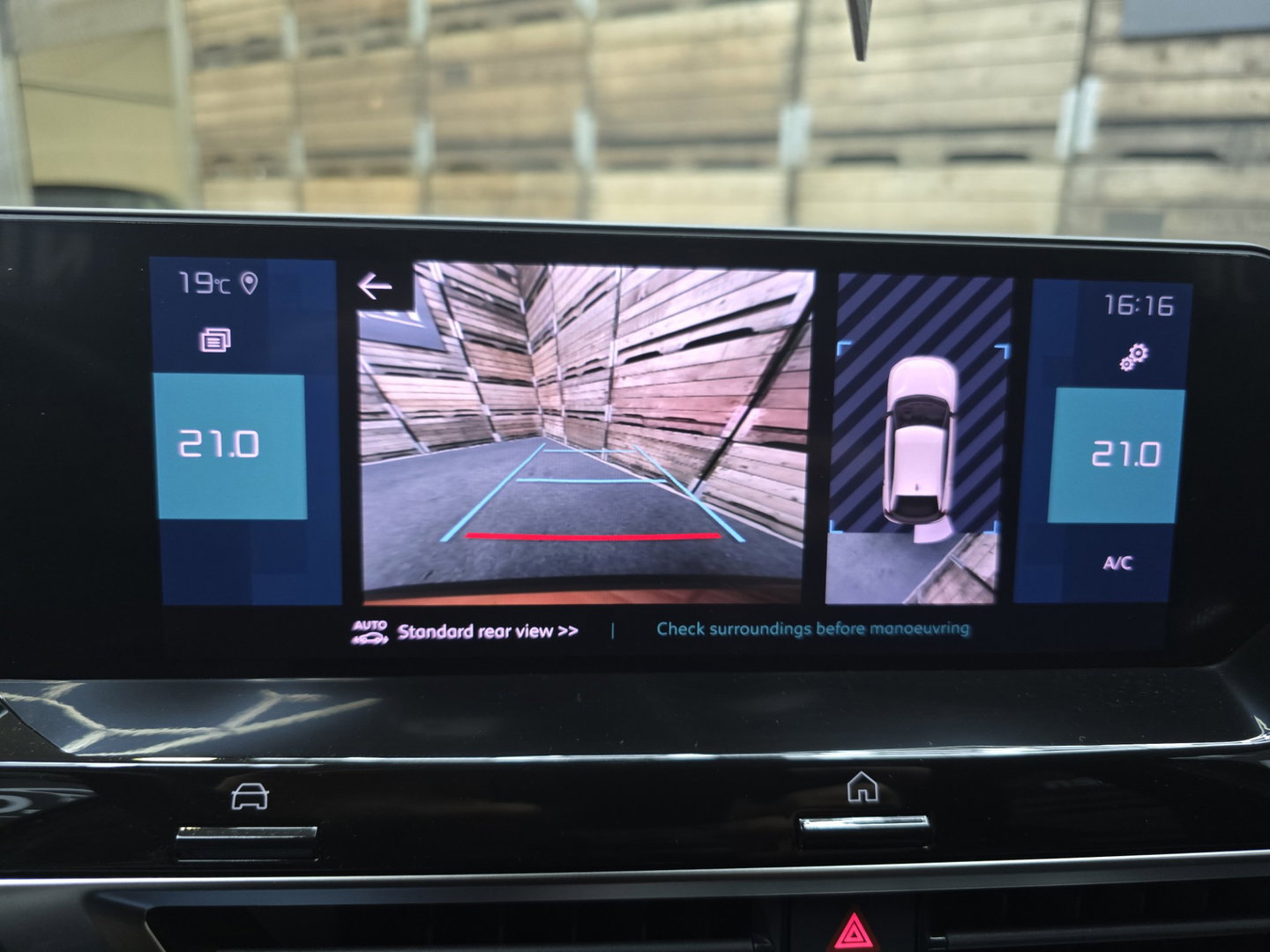 Citroën Ë-C4 You 50 kWh Pano HUD PDC Leder Navi Camera LM SOH 90% 18"LM