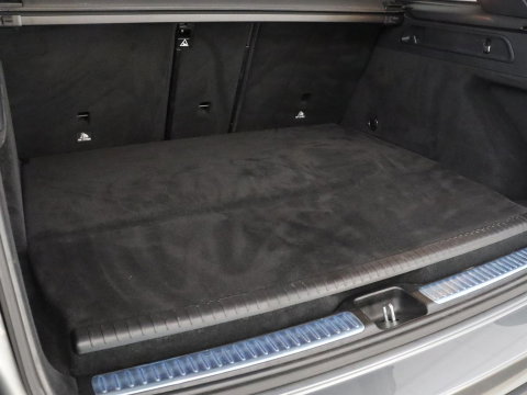 Mercedes-Benz GLC 300e 4MATIC Premium Plus | SOH 94,4% | Half leder | Cruise control | Stoelverwarming | Trekhaak | Camera | Park assist | Carplay | Sfeerverlichting | Climate control