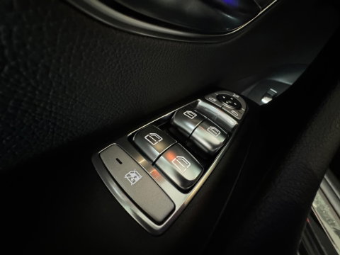 Mercedes-Benz E-Klasse 200 4MATIC Pano|BlindSpot|Cruise Control|Camera