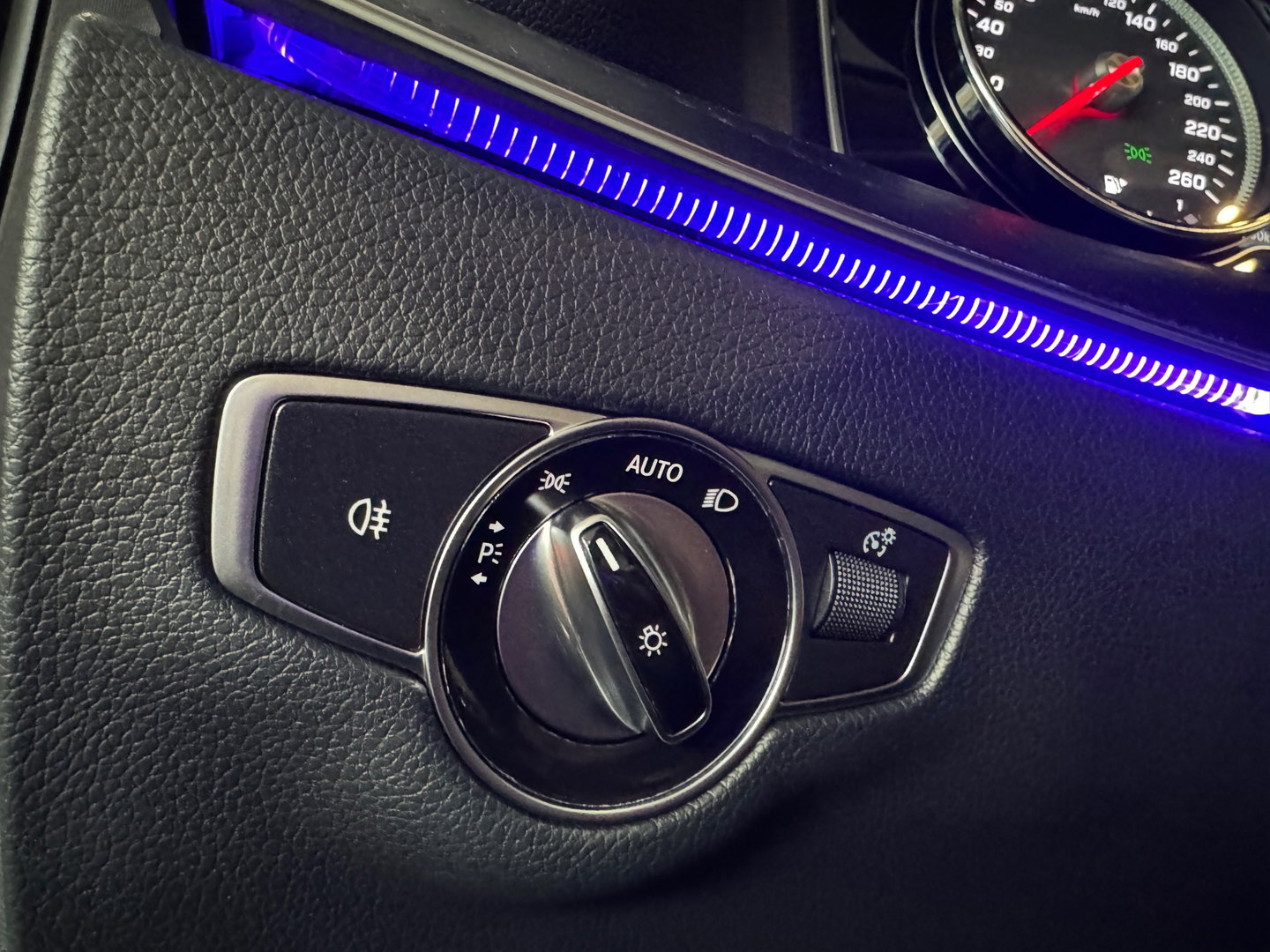 Mercedes-Benz E-Klasse 200 4MATIC Pano|BlindSpot|Cruise Control|Camera