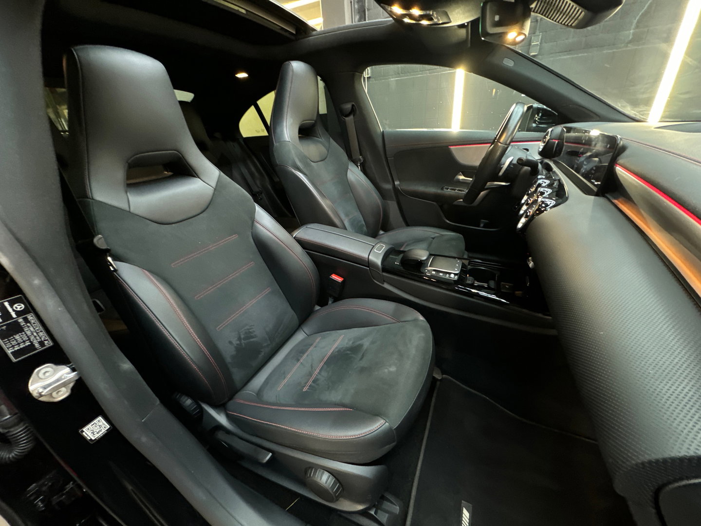 Mercedes-Benz CLA-Klasse 250 e AMG Pano|Sfeer|Camera|Dodehoek