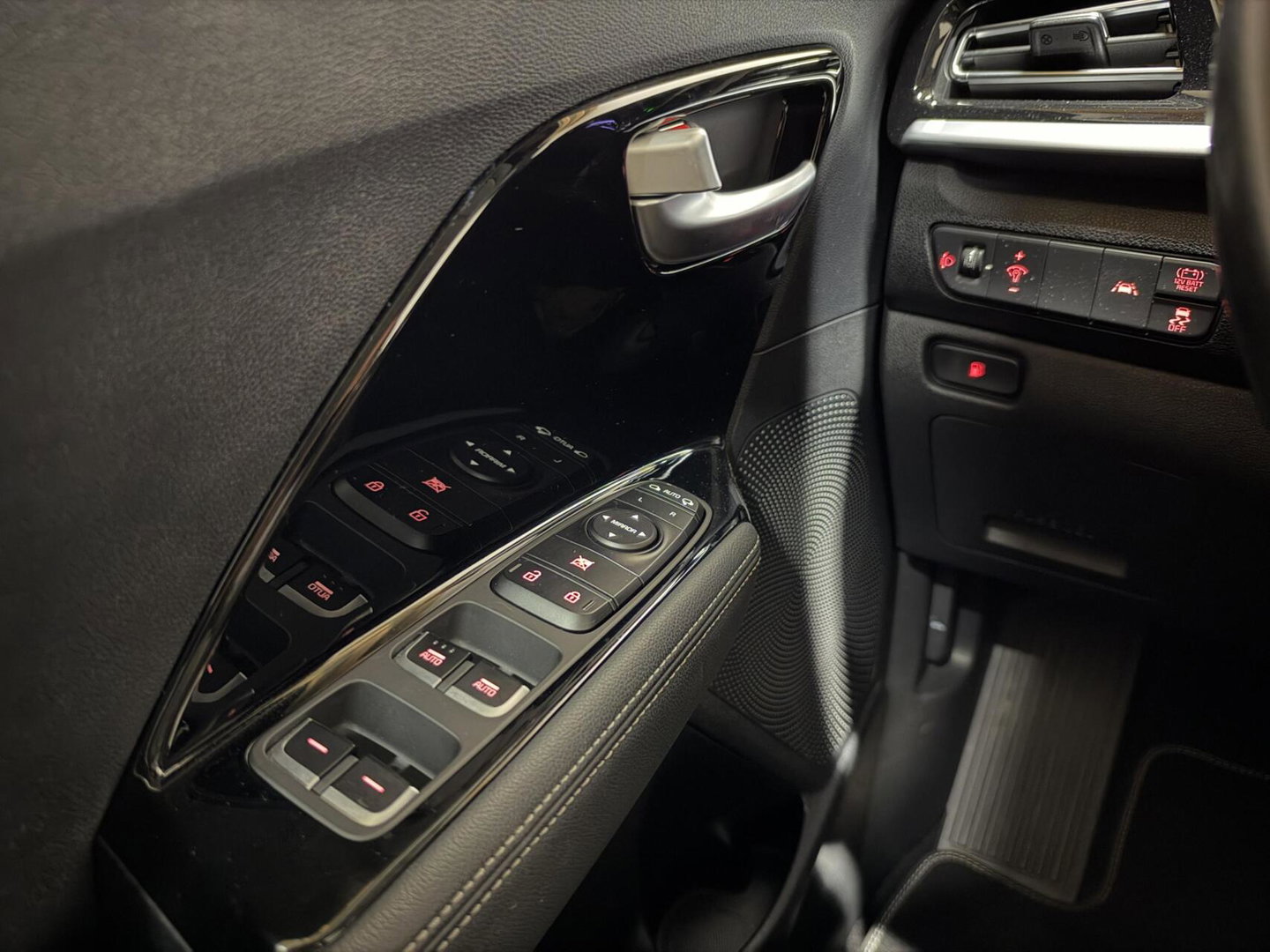 Kia Niro 1.6 GDi Hybrid DynamicLine ACC Camera Carplay Trekh. NAP
