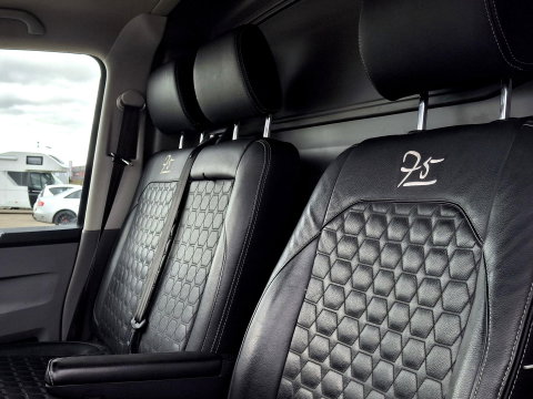 Volkswagen Transporter 2.0 TDI L2H1 Bulli | ADAPTIEF | TREKHAAK | LED | LEDER | LMV |