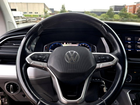 Volkswagen Transporter 2.0 TDI L2H1 Bulli | ADAPTIEF | TREKHAAK | LED | LEDER | LMV |