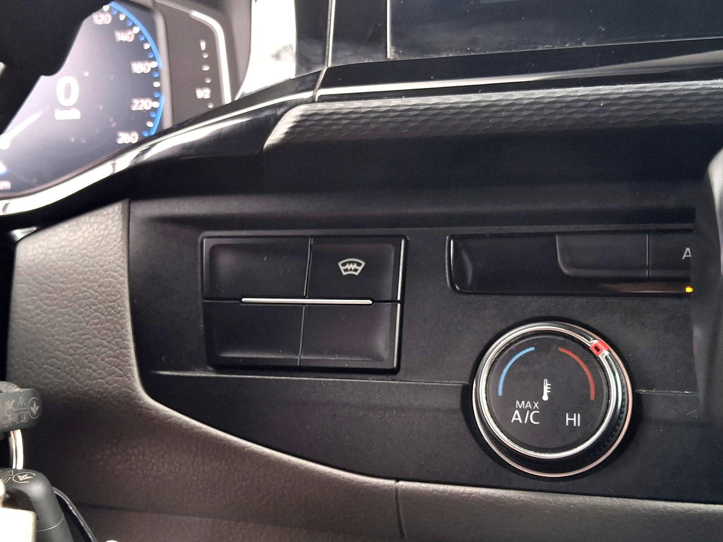 Volkswagen Transporter 2.0 TDI L2H1 Bulli | ADAPTIEF | TREKHAAK | LED | LEDER | LMV |
