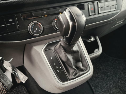 Volkswagen Transporter 2.0 TDI L2H1 Bulli | ADAPTIEF | TREKHAAK | LED | LEDER | LMV |