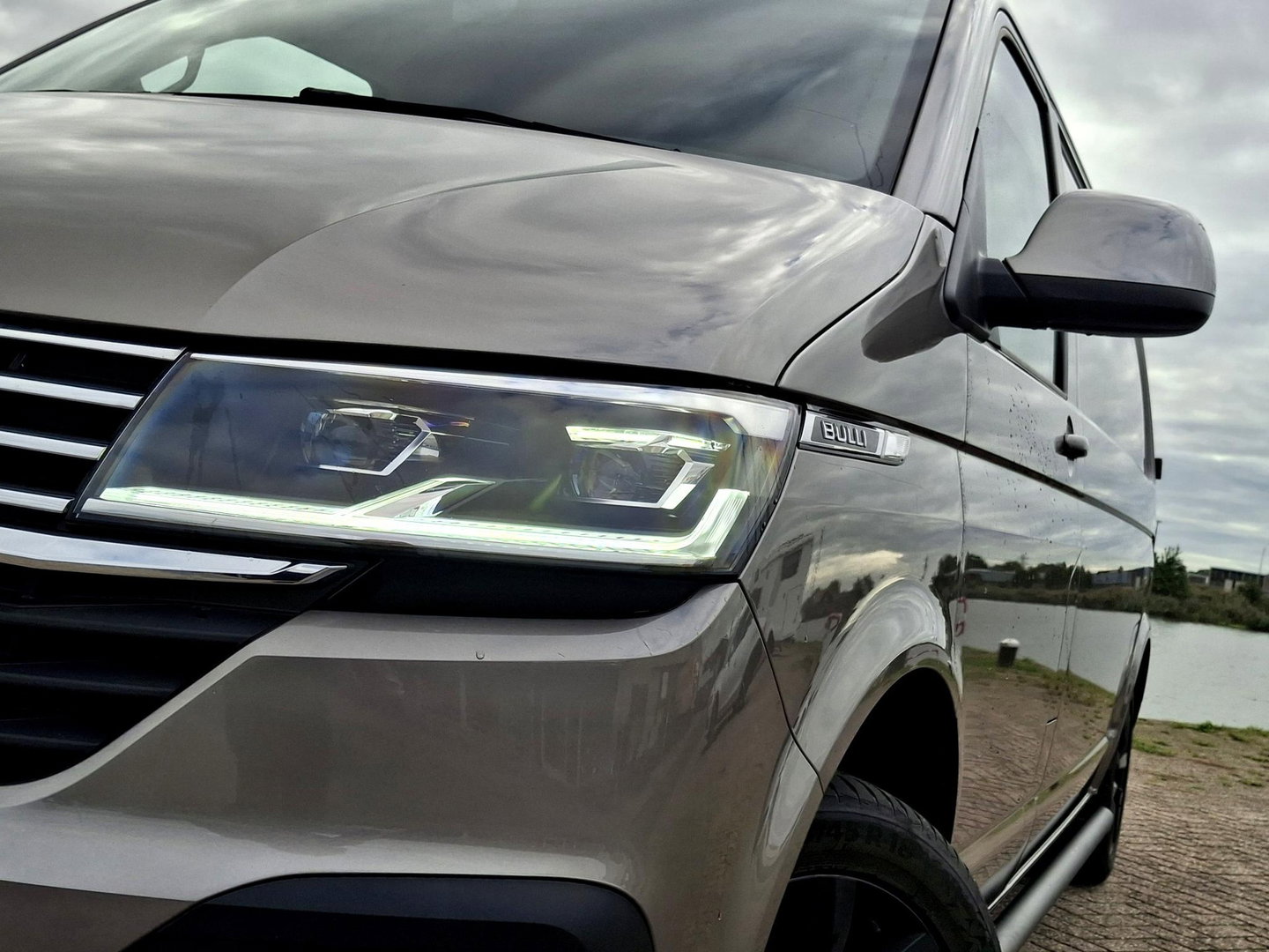 Volkswagen Transporter 2.0 TDI L2H1 Bulli | ADAPTIEF | TREKHAAK | LED | LEDER | LMV |