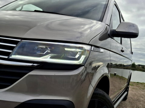 Volkswagen Transporter 2.0 TDI L2H1 Bulli | ADAPTIEF | TREKHAAK | LED | LEDER | LMV |