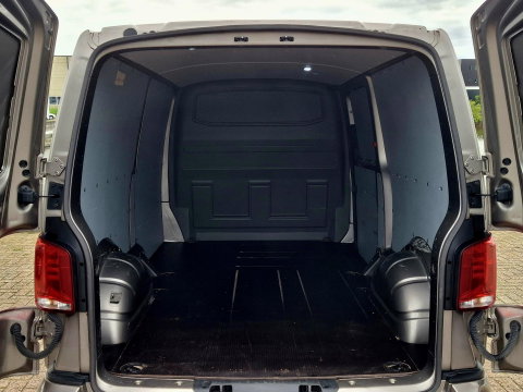 Volkswagen Transporter 2.0 TDI L2H1 Bulli | ADAPTIEF | TREKHAAK | LED | LEDER | LMV |
