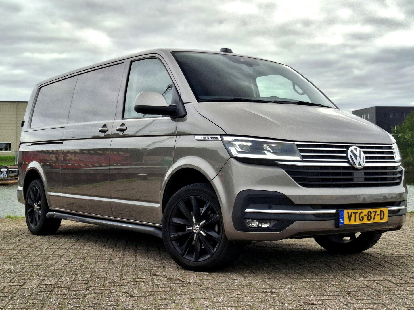 Volkswagen Transporter 2.0 TDI L2H1 Bulli | ADAPTIEF | TREKHAAK | LED | LEDER | LMV |