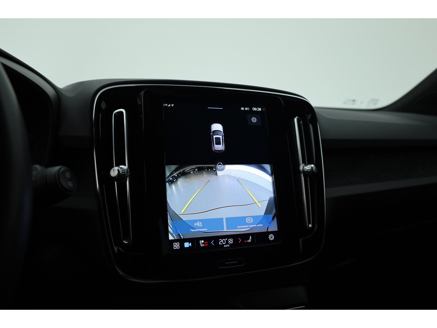 Volvo XC40 Recharge Twin 408PK Ultimate |SoH 95%| Pano-dak | Trekhaak | 360 camera |Stoel + stuurverw. | Warmtepomp |