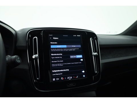 Volvo XC40 Recharge Twin 408PK Ultimate |SoH 95%| Pano-dak | Trekhaak | 360 camera |Stoel + stuurverw. | Warmtepomp |