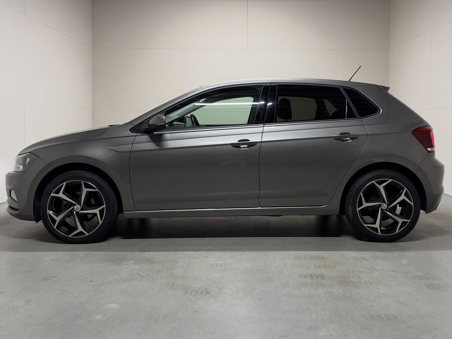 Volkswagen Polo 1.0 TSI 17” R-Line DSG CarPlay Stoelverwarming