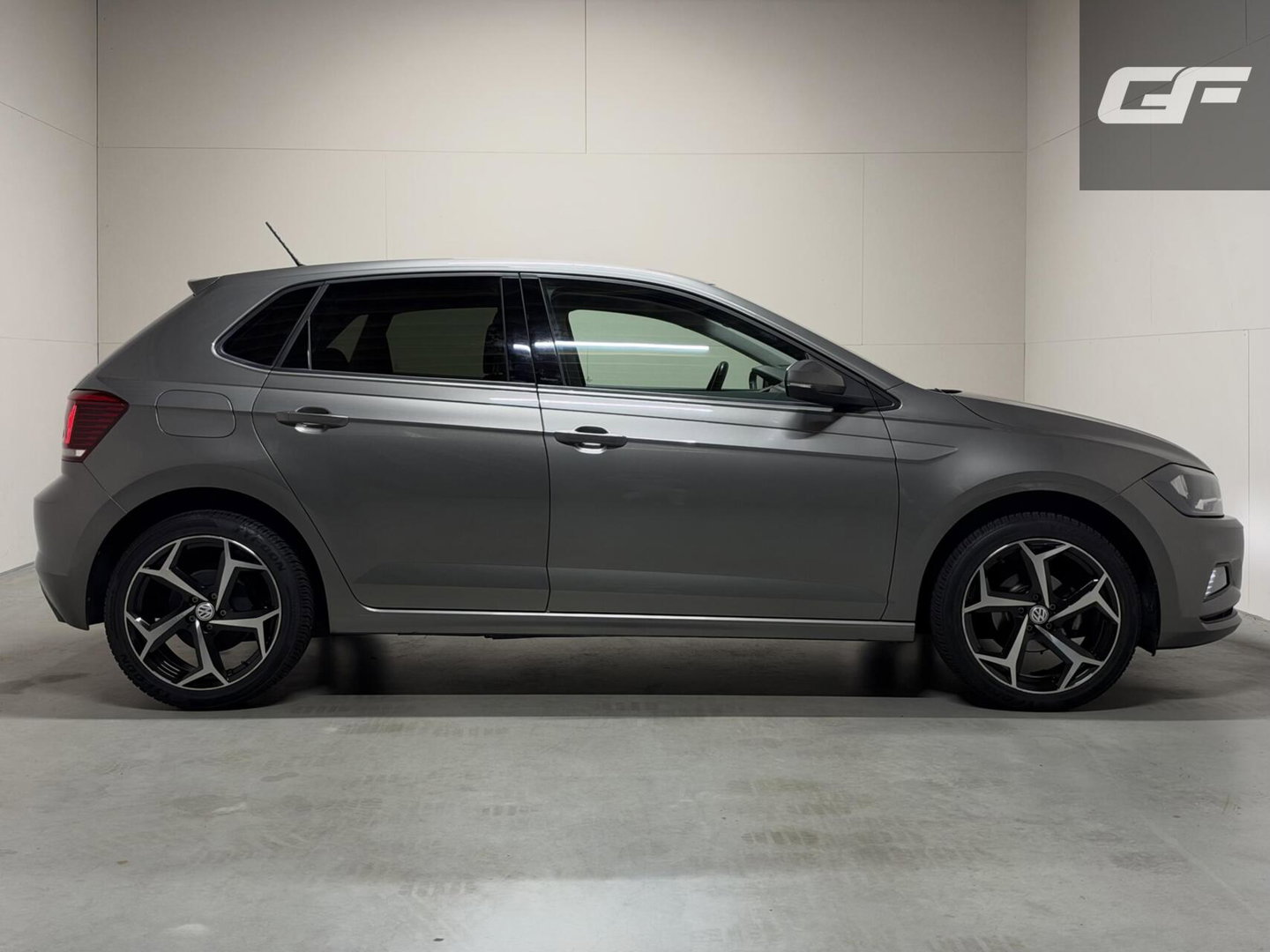 Volkswagen Polo 1.0 TSI 17” R-Line DSG CarPlay Stoelverwarming
