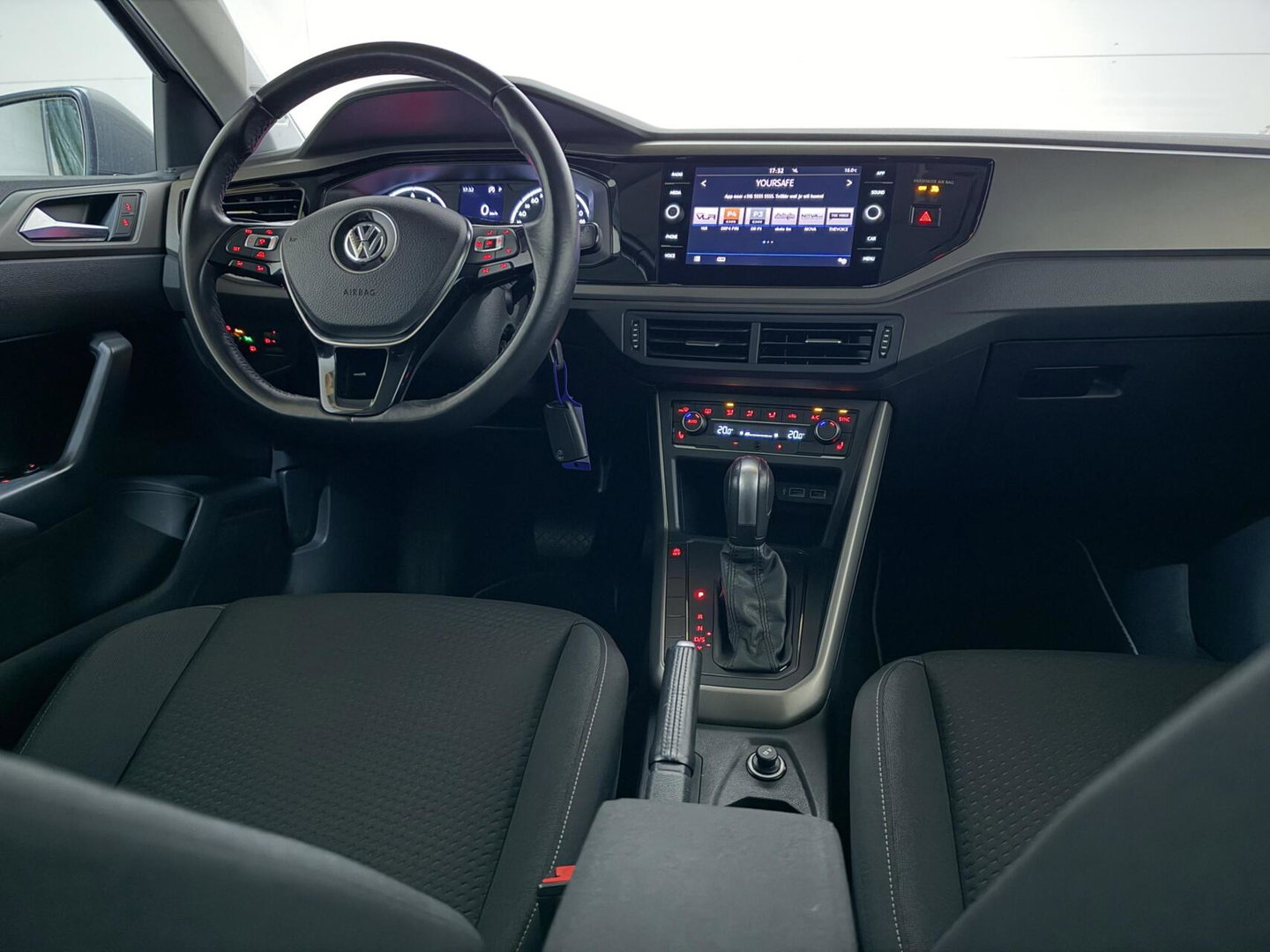 Volkswagen Polo 1.0 TSI 17” R-Line DSG CarPlay Stoelverwarming
