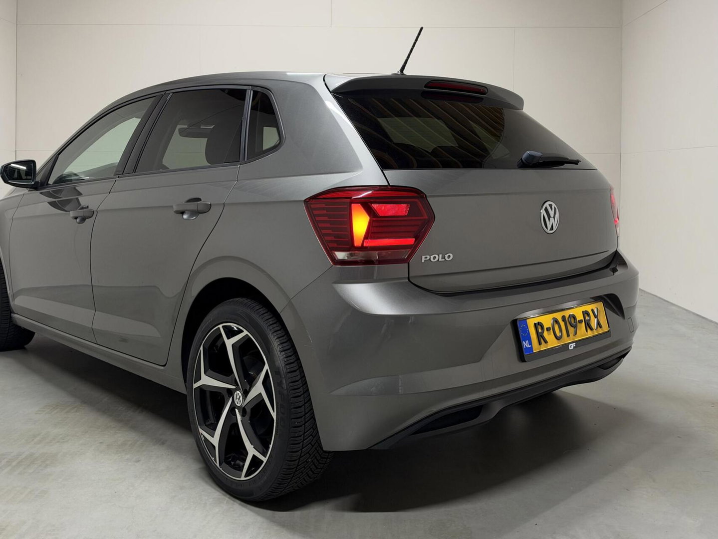 Volkswagen Polo 1.0 TSI 17” R-Line DSG CarPlay Stoelverwarming