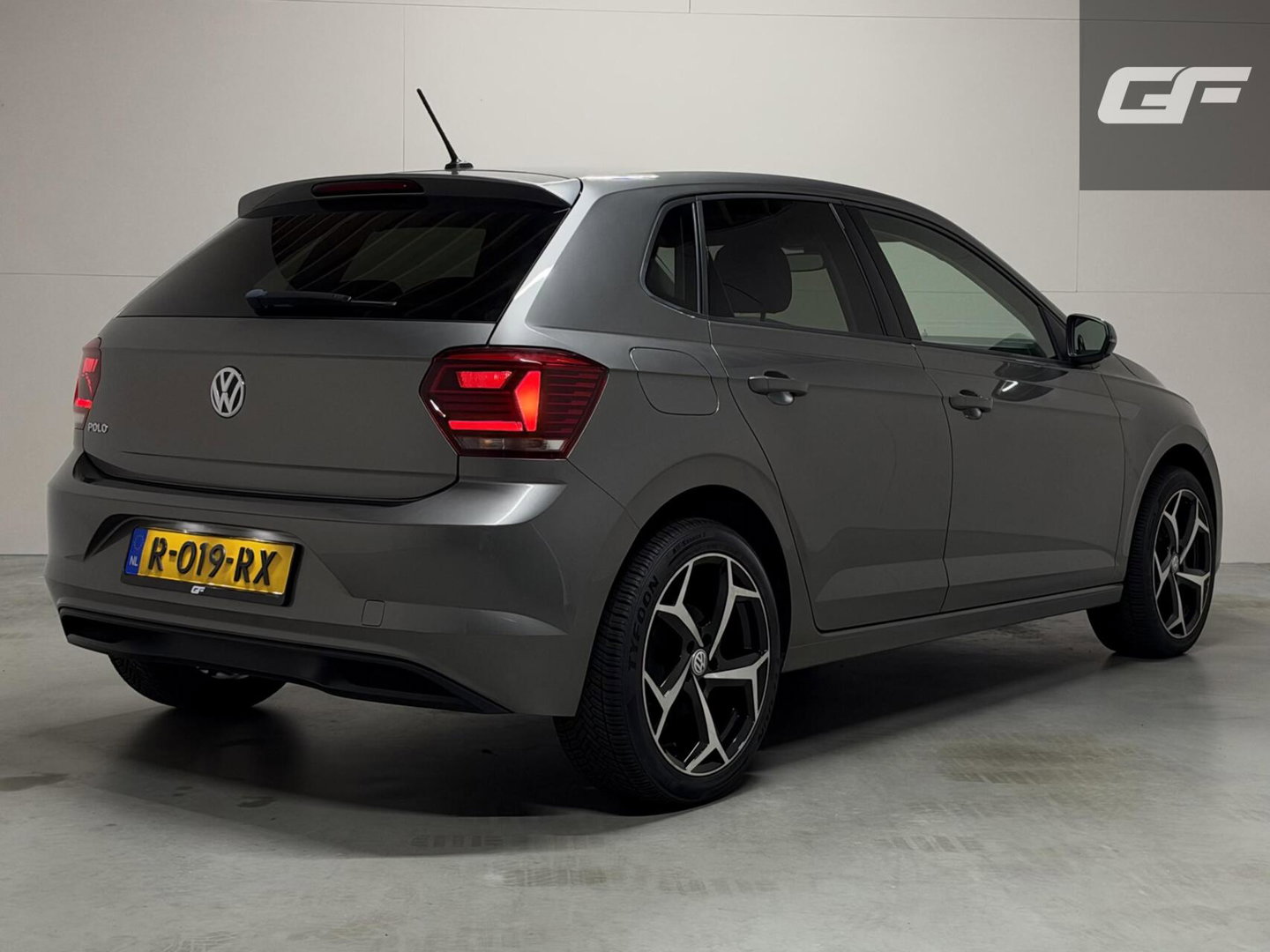Volkswagen Polo 1.0 TSI 17” R-Line DSG CarPlay Stoelverwarming