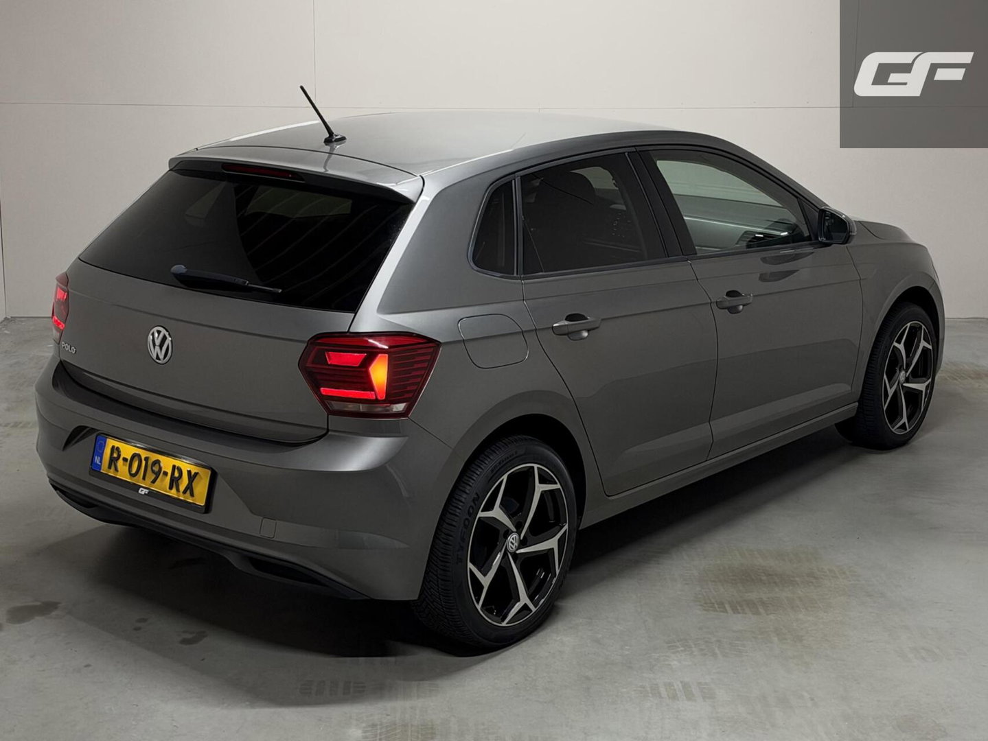 Volkswagen Polo 1.0 TSI 17” R-Line DSG CarPlay Stoelverwarming