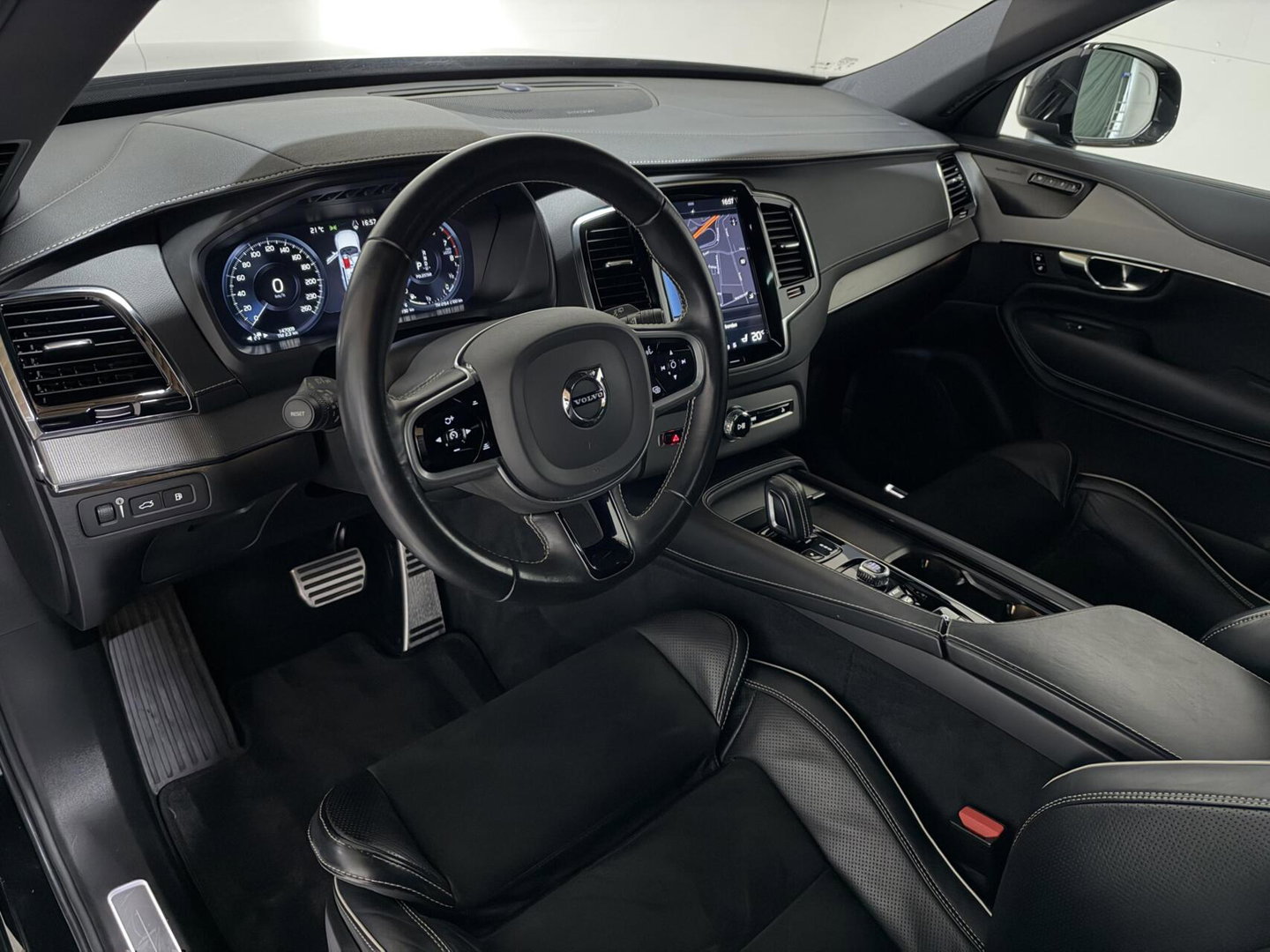 Volvo XC90 2.0 T8 Recharge AWD R-Design Polestar Pano H/K Luchtvering